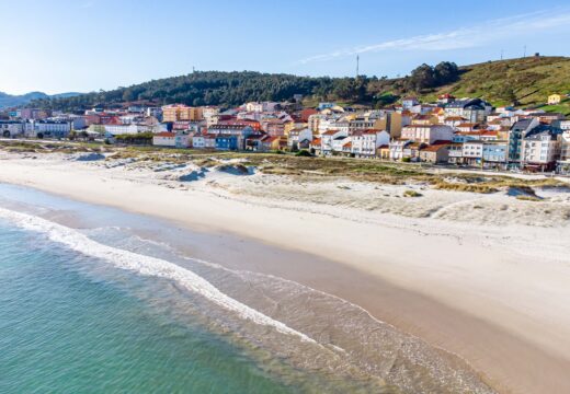 Laxe contará un ano máis cunha Bandeira Azul na súa praia urbana