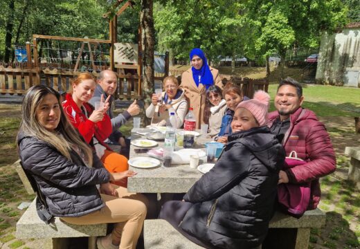 As persoas participantes no programa “A Laracha Acolle” visitaron a Área Recreativa de Gabenlle