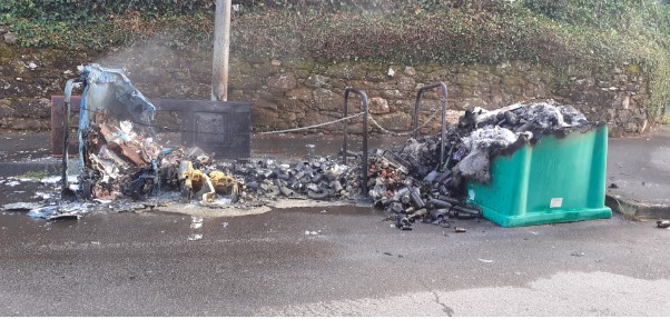 Incendio en colectores do lixo en diversos puntos do Concello de Carballo