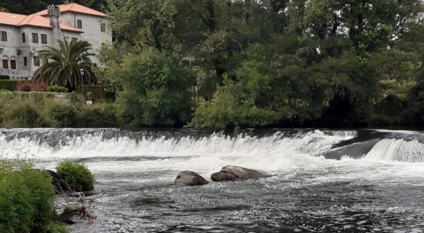 Rescate de tres persoas no río Tambre, ao seu paso por Ponte Maceira, no concello de Ames