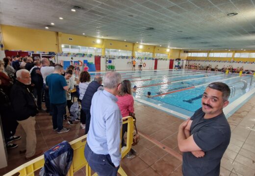 Máis de 600 nenos e nenas de catro a doce anos rematan o curso na Escola de Natación Infantil do Concello de Carballo