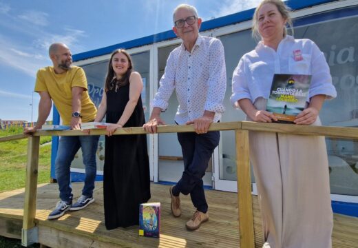 A Praia dos Libros regresa a Razo para que volvas gozar do pracer da lectura na beira do mar