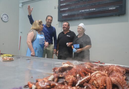 A Xunta pon en valor o labor da Confraría de Pescadores de Lira coa degustación dos produtos do mar capturados pola fronta artesanal 