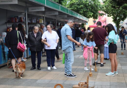 A Praza dos Libros de Carballo bateu un novo récord ao superar os 1.700 exemplares vendidos