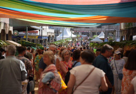 Éxito rotundo da Feira dá Cebola Chata, que congregou en Miño a miles de persoas