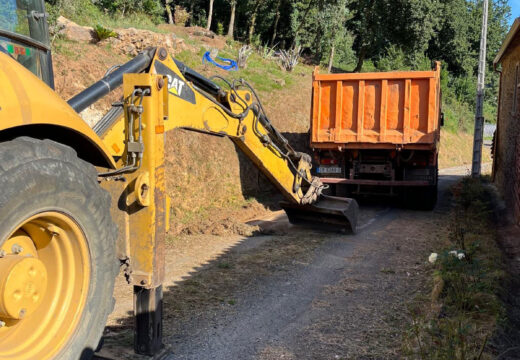 O Concello de Boqueixón inicia as obras de mellora dos accesos a Loureda, nos que investirá 70.000 euros