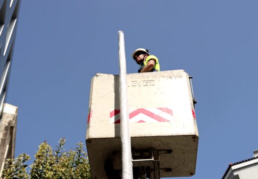 O Concello renova as luminarias do Campus Sur da USC para garantir a seguridade