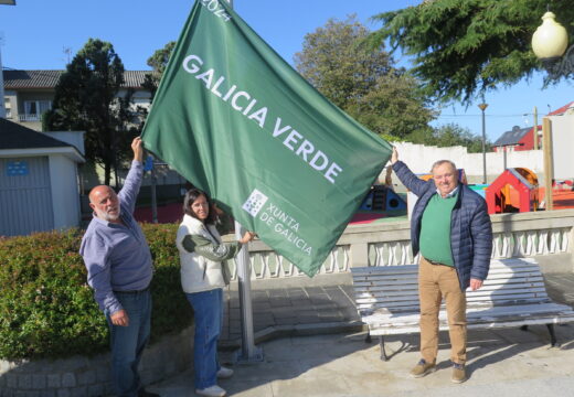 A Bandeira Verde de Galicia volve ondear na praza do concello