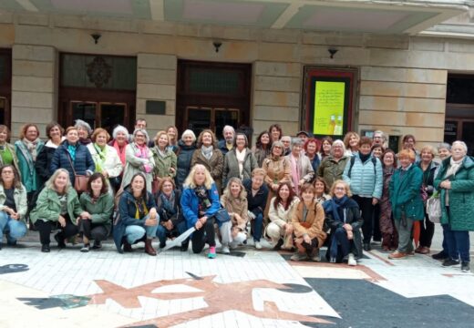 Os Clubs de Lectura da Coruña viaxaron a Gijón para manter un encontro coa escritora Ana Blandiana