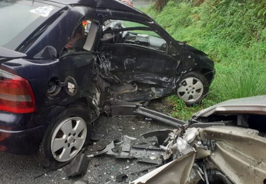 Accidente de tráfico na N-651 ao seu paso polo concello de Paderne