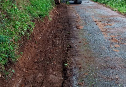 Carral inicia as obras de mellora viaria na rúa da Escola, en Herves