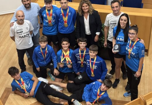 A alcaldesa recibiu no Concello ao equipo do Club Atletismo Narón que se alzou co primeiro posto no Campionato de España