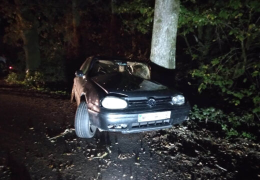 Accidente de tráfico no lugar de Vilar, na parroquia de Pantiñobre, no concello de Arzúa