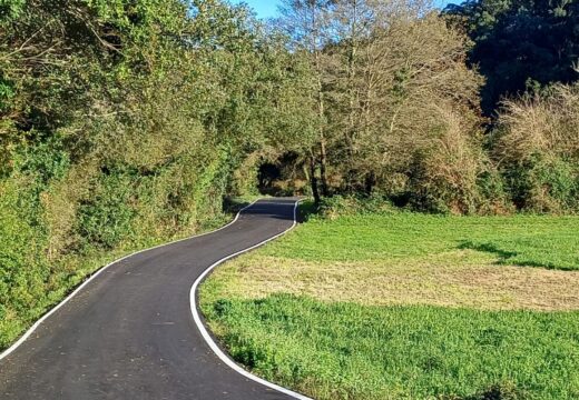 O Concello finaliza os traballos de pavimentación da pista que vai de Pontegrande a Pename