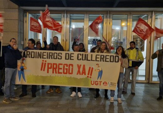 Traballadores de xardinería manifestándose e Culleredo como unha selva: a inacción do alcalde agrava a crise do concello