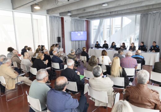 Constituída a Mesa de Seguridade e Convivencia para facilitar o intercambio de información coas entidades veciñais e comerciais e dar mellor servizo aos barrios