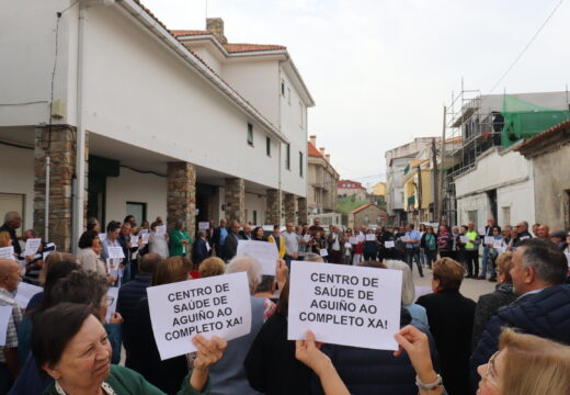 A veciñanza de Aguiño pide médicos a tempo completo