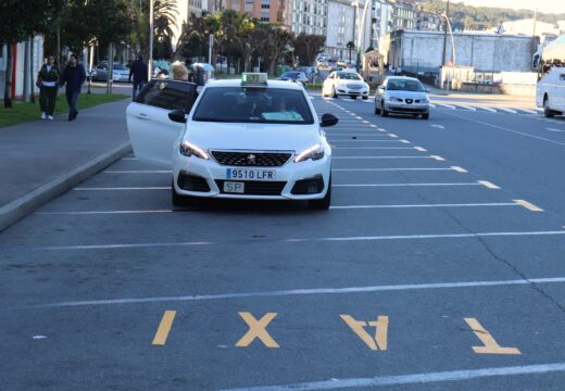 A parada de taxis de Ribeira situarase diante da estación de autobuses Ribeira 11 de novembro