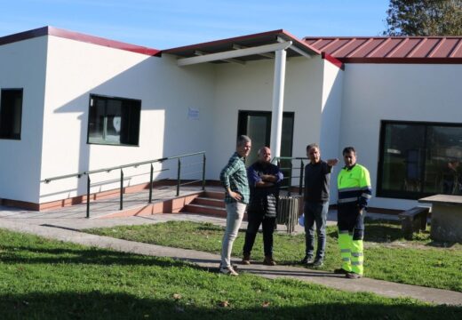 Abegondo avanza na mellora do centro social de Viós coa renovación das fachadas exteriores