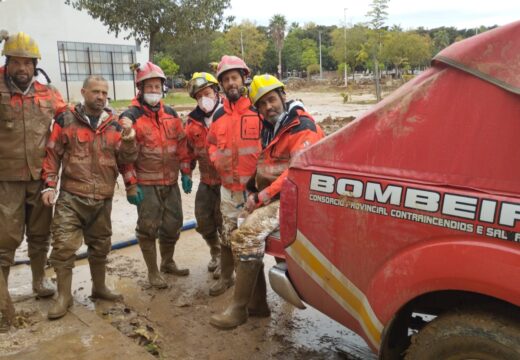 Os bombeiros do Consorcio Provincial da Coruña regresan hoxe logo de prestar servizo nas zonas afectadas pola dana