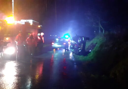 Accidente de tráfico na parroquia de Sardiñeiro, no concello de Fisterra