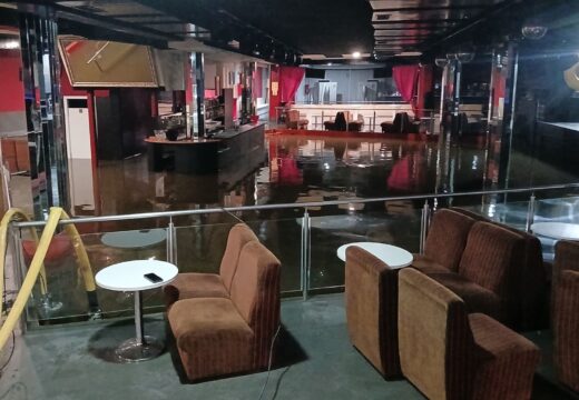 Inundación dunha discoteca no concello de Santa Comba