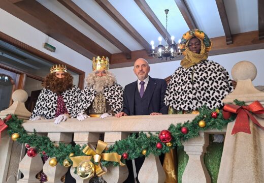 Emoción na visita de Melchor, Gaspar e Baltasar á Pobra