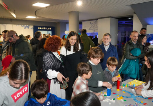 Centos de persoas participaron no Aquarium Finisterrae na Feira de Ciencia Isabel Zendal 