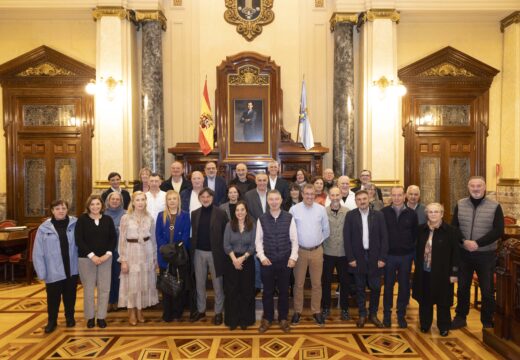 A alcaldesa traslada o agradecemento da cidadanía aos 42 traballadores municipais xubilados o pasado 2024