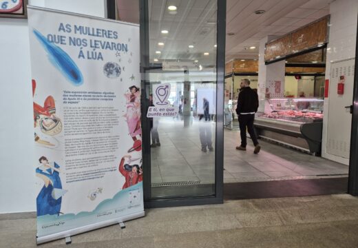 O mercado municipal acolle a exposición “As mulleres que nos levaron á Lúa”