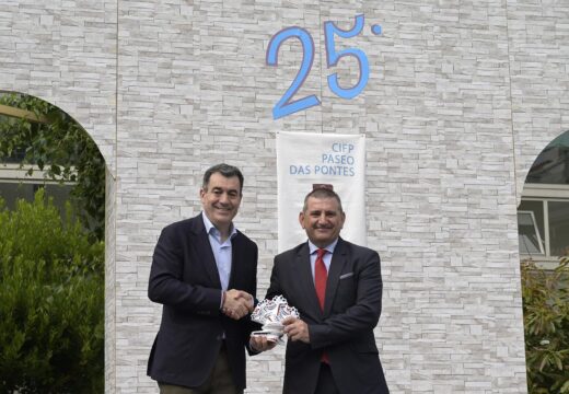 Román Rodríguez felicita ao CIFP Paseo das Pontes polos éxitos acadados ao longo de 25 anos de traxectoria e exemplo do bo facer da FP en Galicia