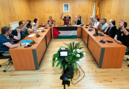 O pleno de San Sadurniño confirma o nome de Castelao para a rúa do Centro de Saúde e o cemiterio