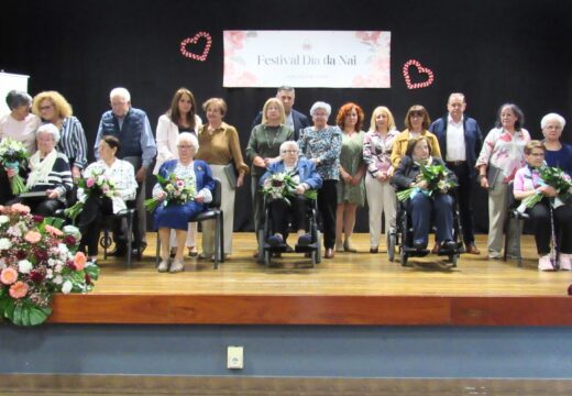 Emotiva homenaxe do Concello de Neda ás nais máis veteranas da localidade