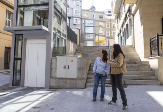 O Concello ultima a posta en marcha dos novos ascensores entre as rúas Pintor Villar Chao e Juan Montes, que mellorarán a accesibilidade ao Castrillón