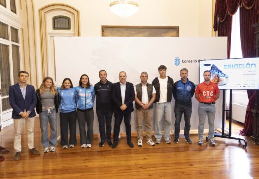 Un milleiro de triatletas competirá a fin de semana nos nacionais de Tríatlon 2025 na Coruña