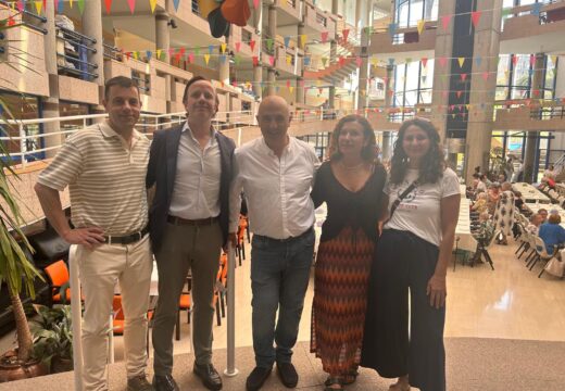 A Xunta participa na tradicional celebración de San Xoán que organiza a Residencia Pública Autonómica Torrente Ballester
