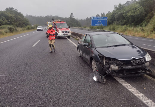 Un ferido tras un accidente de tráfico na AG-11, ao seu paso polo concello de Rianxo