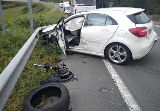 Unha persoa excarcerada tras un accidente de tráfico na N-547 ao seu paso por Boente, no concello de Arzúa
