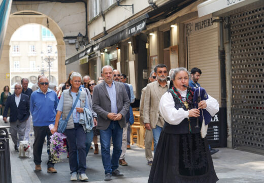 O Concello e a ARMH homenaxean aos irmáns Tallón Charlón, represaliados que contan xa coas súas ‘stolpersteine’ ante o seu antigo fogar, na rúa da Franxa