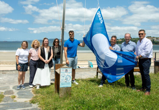 A bandeira azul ondea deas hoxe en tres praias de Miño: Grande, Perbes e A Ribeira