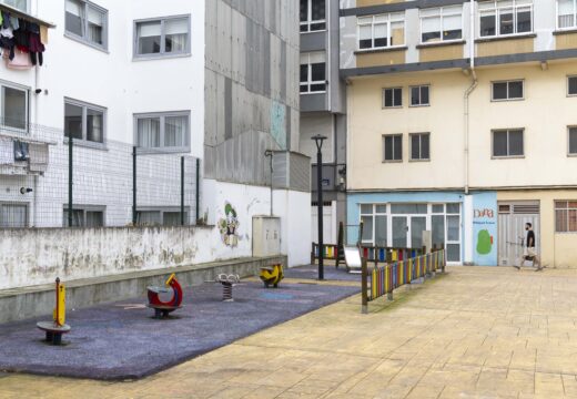 O Concello duplicará a capacidade do parque infantil Francisco Prego, no barrio da Falperra, onde se renovarán a superficie de xogo e os seus equipamentos