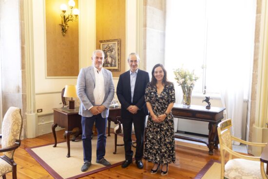 Inés Rey recibe a Juan Antonio Cuéllar, que hoxe tomou posesión do seu cargo como xerente do Consorcio para a Promoción da Música