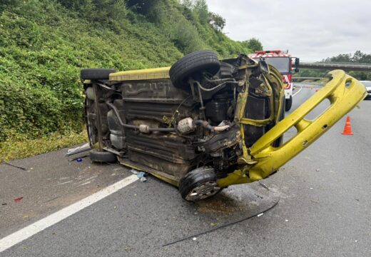 Unha persoa ferida nun accidente de tráfico na AP-9, ao seu paso polo concello de Abegondo