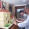 O maquetista Manuel Martínez, inmerso en dous proxectos: a Torre de Bermúdez e o buque Cabo San Agustín