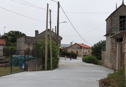As obras de pavimentación en Arnados manterán pechada ao tráfico a semana que vén a estrada de Sambade
