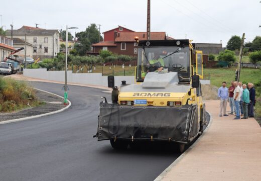 Avanzan as obras de aglomerado na travesía de Sísamo, que entrará na última fase despois das festas do Apóstolo