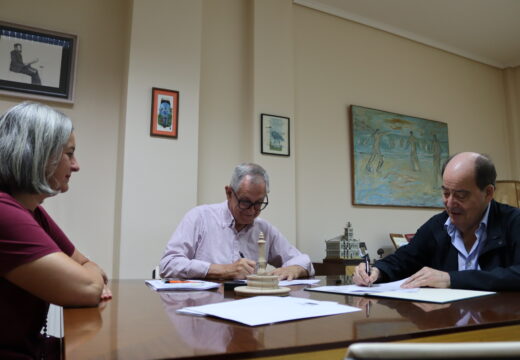 Asinado o convenio entre o Concello de Carballo e a Fundación Luis Calvo Sanz para o patrocinio do concerto de De Ninghures