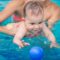 Neda abre inscricións para un cursiño de natación para bebés na piscina municipal