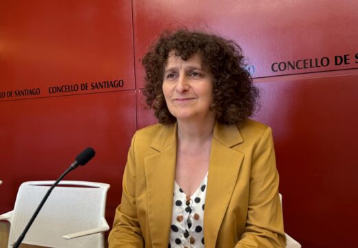 A alcaldesa Goretti Sanmartín confirma que a familia Franco asume devolver a estatuas dos profetas do Pórtico