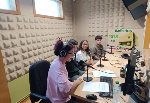 Estudantes oleirenses denuncian en Radio Oleiros a inexistencia de servizo de autobús para universidades e centros de FP